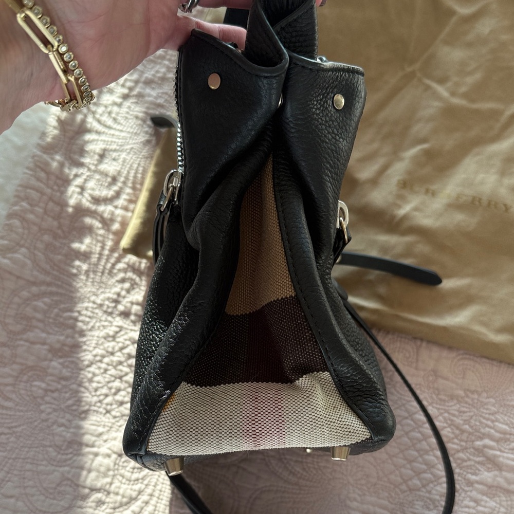 Burberry Maidstone Black Leather Bag - Picture 4 of 17